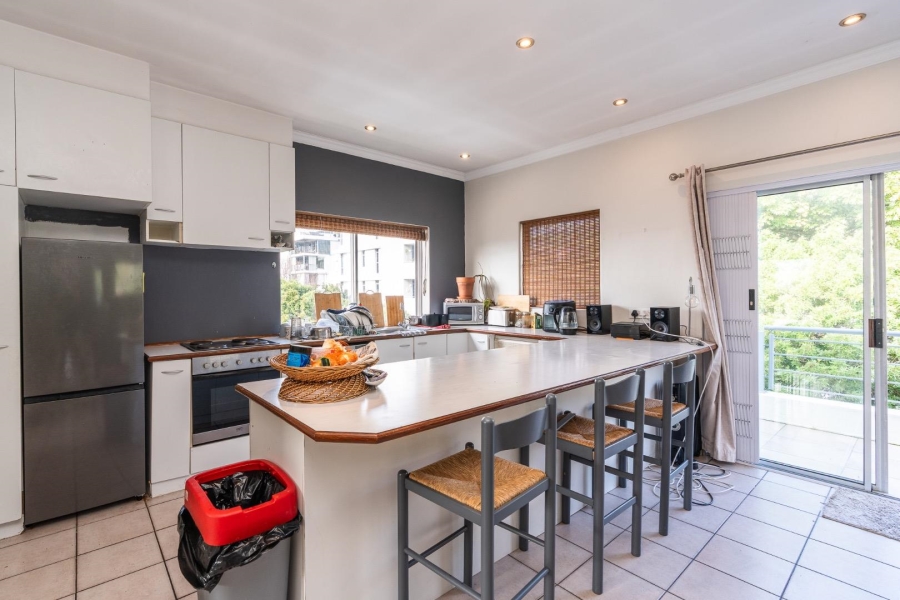 6 Bedroom Property for Sale in Vredehoek Western Cape